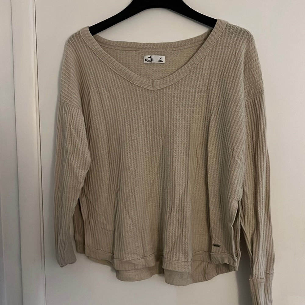 Thin sweater
